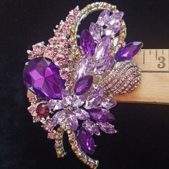 Show Stopper Purple Brooch - Picture 4 of 4